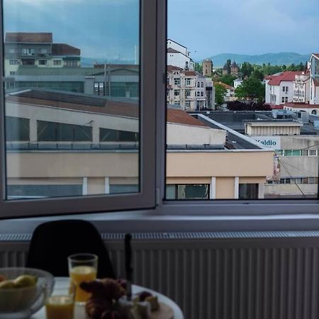 Studio With A View In City Center Targoviste Ngoại thất bức ảnh